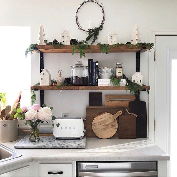 Meet your Posher, Ayesha - Picture 1 of 1